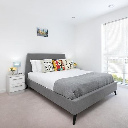 Skyvillion - Olympic View London Stratford Apartment Exterior photo